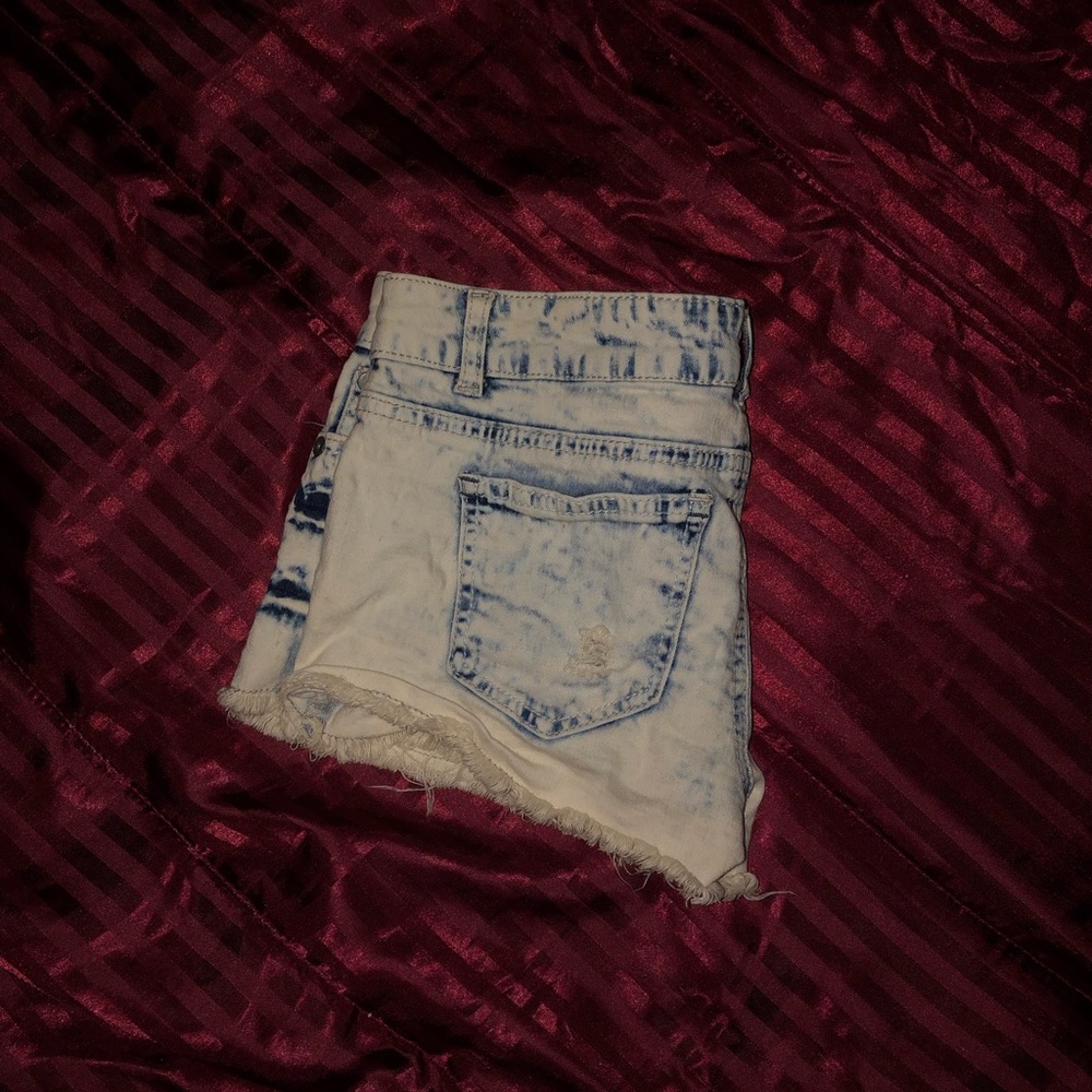Shorts - Picture 3 of 3